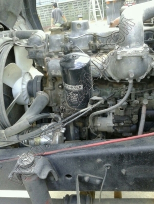 รถบรรทุกเทนเลอร์ ยี่ห้อ MITSUBISHI รุ่น FUSO 220 เทอร์โบ ติดเครน