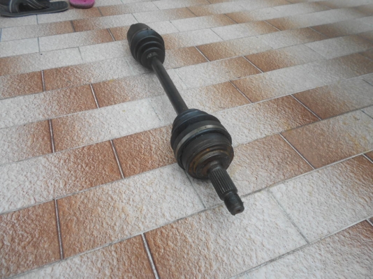 ขายเพลาขับ ด้านขวา ซิวิค96 (ตาโต)