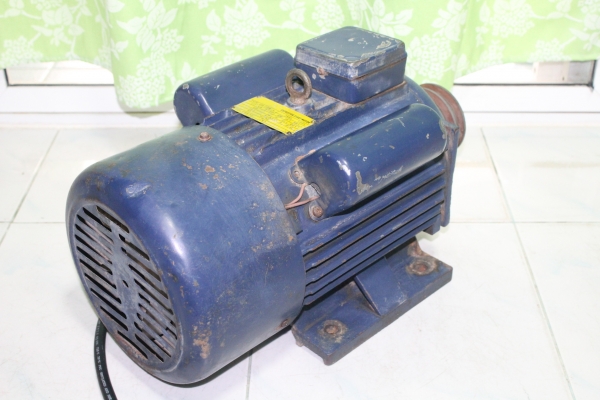 มอเตอร์ขนาด 3 แรง ไฟ 2 สาย สภาพพร้อมใช้งานราคาไม่แพงครับ มอเตอร์ขนาด 3 แรง ไฟ 2 สาย สภาพพร้อมใช้งานราคาไม่แพงครับ