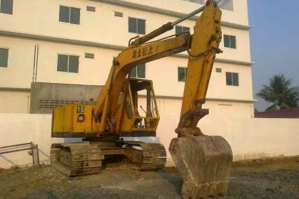 KOMATSU PC 100 -2 สภาพดีเก่านอก เอว แน่น ช่วงล่างเต็ม