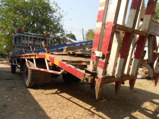 ขายรถหกล้อหัวยาว พร้อมใช้งาน มีเล่มทะเบียน แถมกะบะไม้ สภาพตามรูป ขายรถหกล้อหัวยาว พร้อมใช้งาน มีเล่มทะเบียน แถมกะบะไม้ สภาพตามรูป