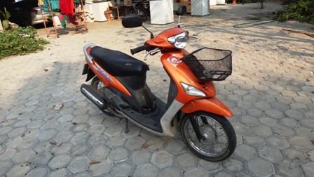 มีโอ สีส้ม ปี47 รถบ้าน100\%ครับ มีโอ สีส้ม ปี47 รถบ้าน100\%ครับ