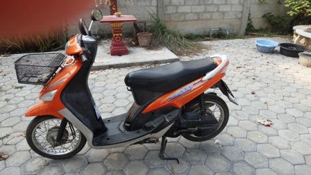 มีโอ สีส้ม ปี47 รถบ้าน100\%ครับ มีโอ สีส้ม ปี47 รถบ้าน100\%ครับ