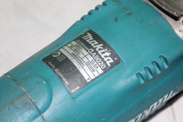 เครื่องเจียร์ยี่ห้อmakita รุ่นGA9020 ขนาด9" กำลัง2200วัตต์พร้อมใช้ครับ เครื่องเจียร์ยี่ห้อmakita รุ่นGA9020 ขนาด9" กำลัง2200วัตต์พร้อมใช้ครับ