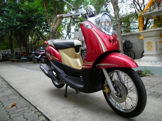 Fino classic ปี 55 (รถ 5 เดือน) แดง-น้ำตาล สด 3000 โล