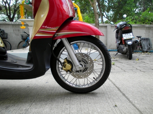Fino classic ปี 55 (รถ 5 เดือน) แดง-น้ำตาล สด 3000 โล Fino classic ปี 55 (รถ 5 เดือน) แดง-น้ำตาล สด 3000 โล