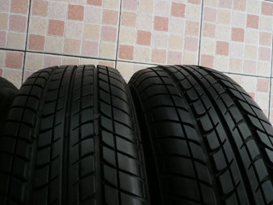 ขายยาง DUNLOP----185-65-14----กลางปี11 ดอกเต็ม (1ชุด)