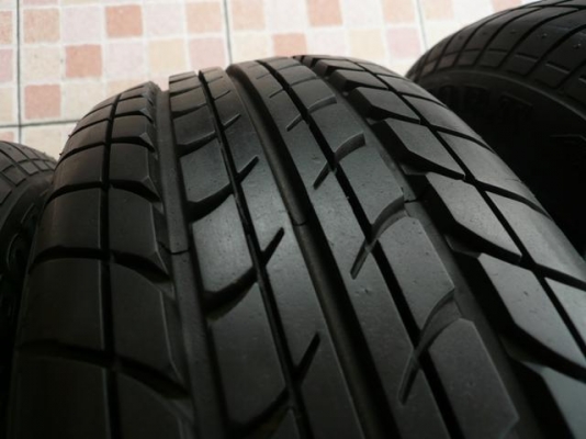 ขายยาง DUNLOP----185-65-14----กลางปี11 ดอกเต็ม (1ชุด)