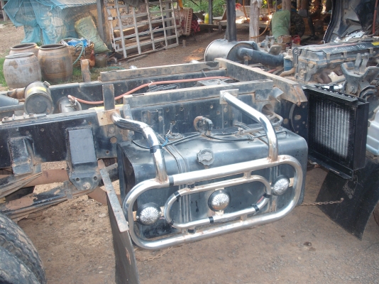 รถบรรทุก 6 ล้อดั๊มพ์ ยี่ห้อ ISUZU