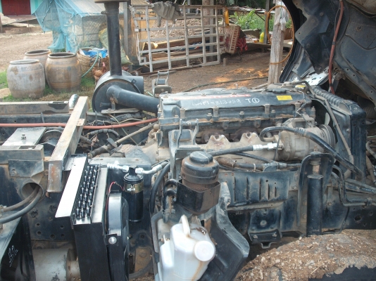 รถบรรทุก 6 ล้อดั๊มพ์ ยี่ห้อ ISUZU