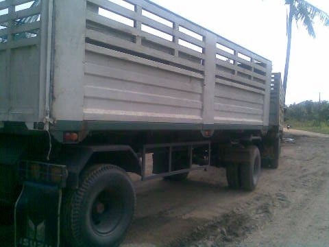 รถอิซูซุ 10 ล้อดั๊ม คัชซี 210 เปลื่ยนเครื่อง 270 แรงม้า ( ขายแม่ลูก ) สนใจติดต่อ 081 - 6079515 รถอิซูซุ 10 ล้อดั๊ม คัชซี 210 เปลื่ยนเครื่อง 270 แรงม้า ( ขายแม่ลูก ) สนใจติดต่อ 081 - 6079515