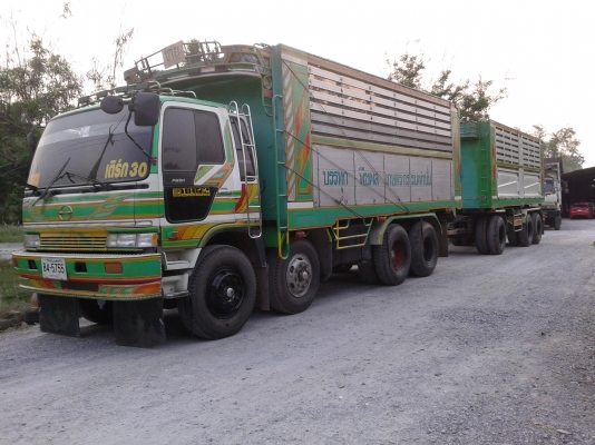 ต้องการขายรถบรรทุก 2 คัน