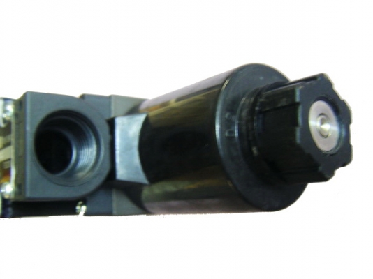 วาวล์คอนโทลไฟฟ้าไฮโรลิค NACHI แท้ๆญี่ปุ่น ไฟฟ้า DC24V วาวล์คอนโทลไฟฟ้าไฮโรลิค NACHI แท้ๆญี่ปุ่น ไฟฟ้า DC24V