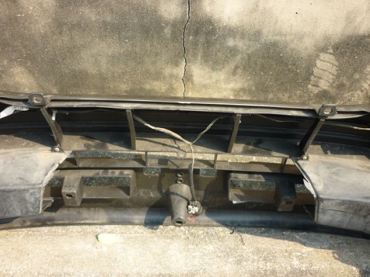 กันชนรถตู้หัวจรวด พร้อมสปอตไลท์ ( ญี่ปุ่น )