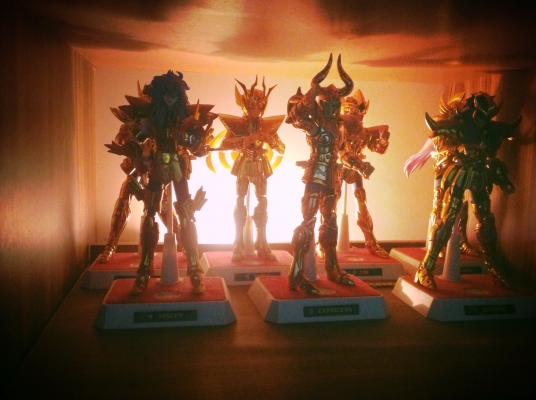 ขายโมเดล เซนเซญาเกาะทอง ครบชุด  7 ตัว  9500