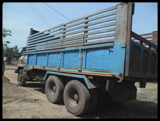 สิบล้อ F 18 2เพลาดั้ม สภาพดี สวยๆ ด่วนๆ