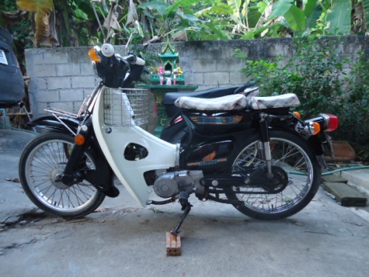 ขายรถ HONDA C70 พร้อมทะเบียนแท้ สภาพดี เครื่องคัสตอม สวยๆ ,มีระบบสตาร์ทมือด้วยนะครับราคา 16,000.- เชียงใหม่