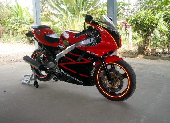 ขาย CBR250r MC19 4สูบ ทะเบียนแท้ลดไปเลย48000 ขาย CBR250r MC19 4สูบ ทะเบียนแท้ลดไปเลย48000