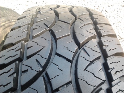 ขายยาง235/75/15 ปี 2610 THUNDERER RANGER A/T 1 คู่  ราคา :  4,000.00  บาท