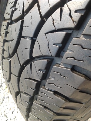 ขายยาง235/75/15 ปี 2610 THUNDERER RANGER A/T 1 คู่  ราคา :  4,000.00  บาท