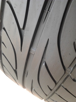 ขายยาง225/50/17 ปี 11 DUNLOP SP LM703 1 ชุด  ราคา :  5,500.00  บาท