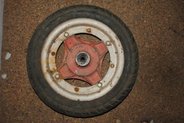 ขายล้อชาลี ราคาคู่ละ 900  หลาายคู่ครับ