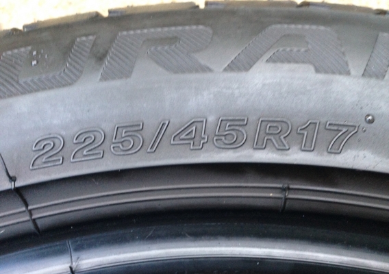 ยางคู่ Bridgesstone 225 45 17 ปลายปี13 ดอกเยอะ ยางคู่ Bridgesstone 225 45 17 ปลายปี13 ดอกเยอะ