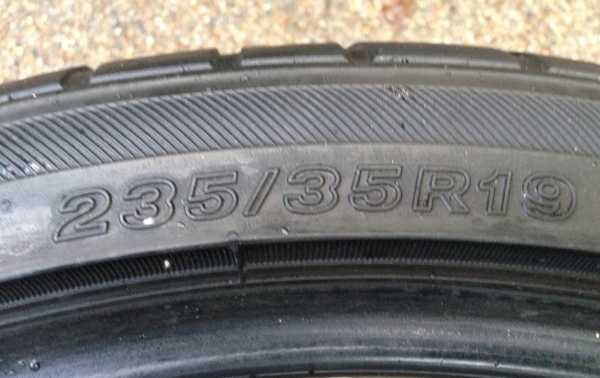 ยางคู่ BRIDSTONE POTENZA S001 235 35 19 ปี13 ดอกเต็มๆ ยางคู่ BRIDSTONE POTENZA S001 235 35 19 ปี13 ดอกเต็มๆ