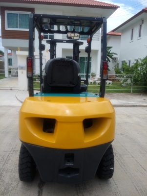 ขายฟอร์คลิฟท์โคมัตสุดีเซลขนาด 2.5 ตันเกียร์ออโต้รุ่น FD25-16 สนใจ 081-3535-948