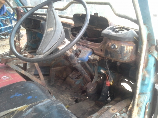 จองแล้ว พร้อมเปลี่ยนหัวให้สวยๆครับอีแต๋น ยันมาร์ 14 แรง เครื่องยังใหม่มาก(แค่เครื่องก็คุ้มแล้วครับ)  เกียร์อีซูซุ 100 ช่วงล่างโตโยต้า ไดน่า สตาร์ทมือ