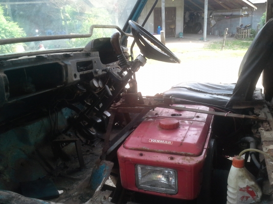 จองแล้ว พร้อมเปลี่ยนหัวให้สวยๆครับอีแต๋น ยันมาร์ 14 แรง เครื่องยังใหม่มาก(แค่เครื่องก็คุ้มแล้วครับ)  เกียร์อีซูซุ 100 ช่วงล่างโตโยต้า ไดน่า สตาร์ทมือ