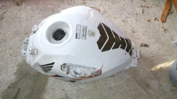 ขายถังน้ำมัน cbr 250 หัวฉีด ตามสภาพ