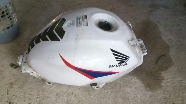 ขายถังน้ำมัน cbr 250 หัวฉีด ตามสภาพ