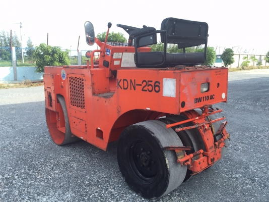 ขายรถบดBomagรุ่นB110Acมือสองญี่ปุ่นหน้าเหล็กหลังยาง2.5ตัน