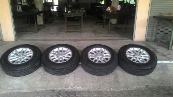 ขายล้อvigo17พร้อมยาง ขายล้อvigo17พร้อมยาง