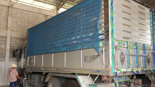 ขายดาวน์รถพ่วง 22 ล้อ แท่.ลูก กระบะเนียมคอกเกษตรดั้ม HINO 380 ปี.56 รถสวย ราคา.1200000 สนใจลองคุยกันได้ครับ