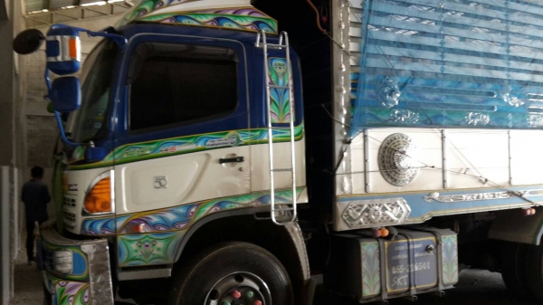 ขายดาวน์รถพ่วง 22 ล้อ แท่.ลูก กระบะเนียมคอกเกษตรดั้ม HINO 380 ปี.56 รถสวย ราคา.1200000 สนใจลองคุยกันได้ครับ