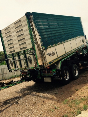 ขายดาวน์รถพ่วง 22 ล้อ แท่.ลูก กระบะเนียมคอกเกษตรดั้ม HINO 380 ปี.56 รถสวย ราคา.1200000 สนใจลองคุยกันได้ครับ