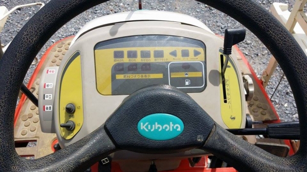 รถปลูกข้าวนั่งขับ KUBOTA  รุ่น SPA4 (3) ดำนา 4 แถว  พร้อมกล่องหยอดปุ๋ยด้านท้าย  เก่าญี่ปุ่น