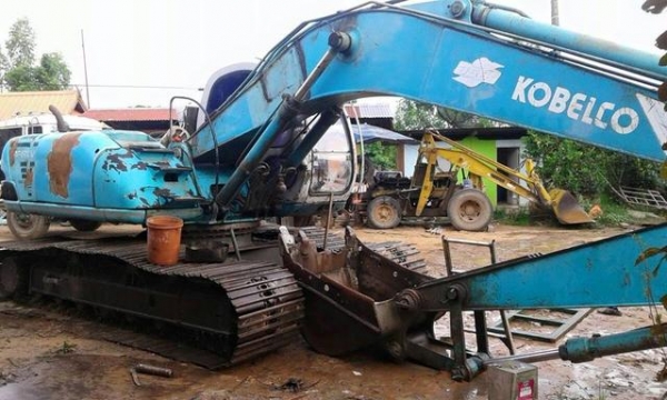 ขายรถแบคโค KOBELCO SK200-5 เครื่องเดิม ปั้มเดิม เอวแน่น ไฟฟ้าเต็ม เอกสารใบซื้อขาย สนใจโทร 090-8588220คุณนะ 093-3258446คุณบิว ID:narong498 หรือเข้าดูสินค้าอื่นๆได้ที่ www.truck.in.th/498 หรือเพจFacebook ณรงค์ ซื้อขายรถมือสอง (เว็บไซต์ส่วนตัว) หรือFacebook