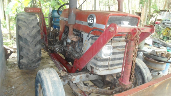 ขายครับรถไถแม็คซี สวยๆเดิมๆ พร้อมใช้ใช้งานใด้ดี เครื่องดีครับ