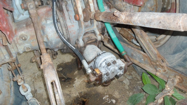 ขายครับรถไถแม็คซี สวยๆเดิมๆ พร้อมใช้ใช้งานใด้ดี เครื่องดีครับ