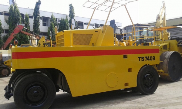 ขายด่วนรถบดล้อยาง9ล้อ SAKAI TS150 ยางใหม่ พร้อมใช้งาน เล่มทะเบียน