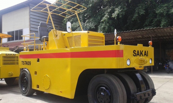 ขายด่วนรถบดล้อยาง9ล้อ SAKAI TS150 ยางใหม่ พร้อมใช้งาน เล่มทะเบียน