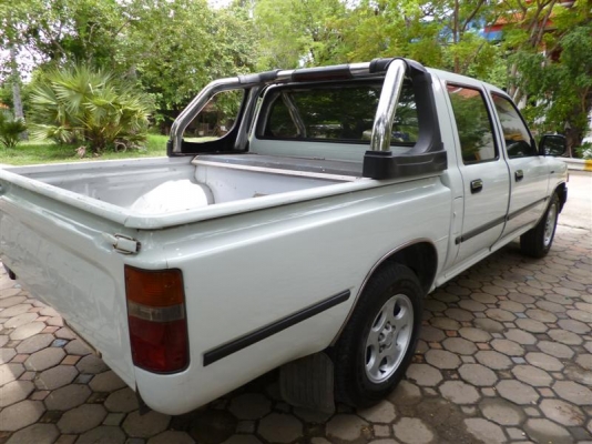 TOYOTA สี่ประตูโรงงานแท้ ขาย 82000 บาทครับ TOYOTA สี่ประตูโรงงานแท้ ขาย 82000 บาทครับ