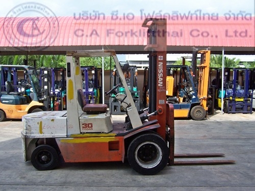 ขาย รถโฟล์คลิฟท์ NISSAN รุ่น EGH02A30U