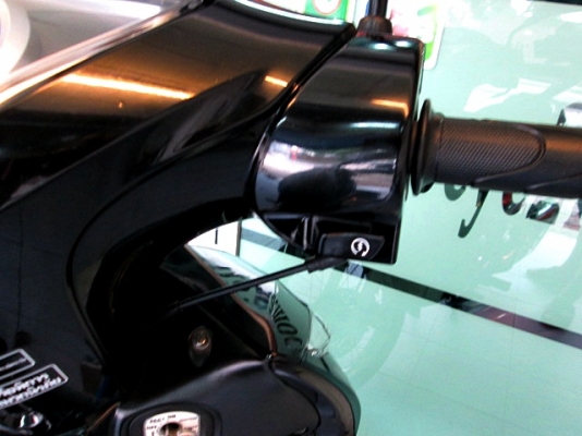 wave 125 i สีดำ อมตะสีนิยม ( สต๊าทมือ ) รถเดือน ธันวาคม ปี 57 ไมล์ 5 พันโล ยางหน้าหลังใหม่ แถม 3 รายการ 37900