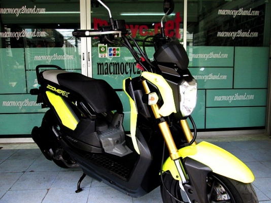zoomer สีเหลืองดำตัวใหม่ล่าสุด โฉมปัจจุบัญ รถเดือน ธันวาคม ปี 57ไมล์ 6 พันโล  ฟรีโอน แถม 4รายการ 39900