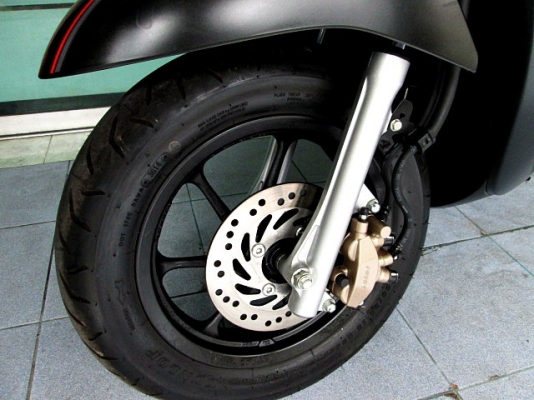 scoopy i สีดำด้าน ลายใหม่ล่าสุดโฉมปัจจุบัญ ล้อแมกซ์ ตัวท๊อปสุด รถเดือน กุมภาพันธ์ ปี 58 ไมล์ 1 พันโล  แถม 4 รายการ 42900