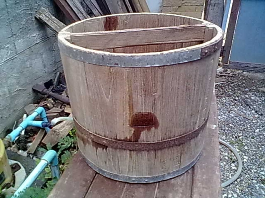 ขายถังข้าวไม้สัก20ล.มีตราครุฑ ขายถังข้าวไม้สัก20ล.มีตราครุฑ